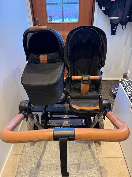Varattu: Emmaljunga NXT Twin Outdoor 3.0 tuplarattaat musta