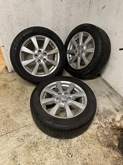 Toyota 17” alkuperäiset aluvanteet 2 kpl jäljellä