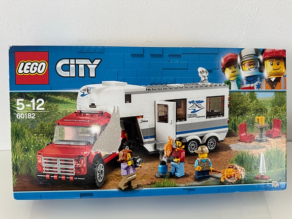 Lego City 60182 Avopakettiauto ja asuntovaunu