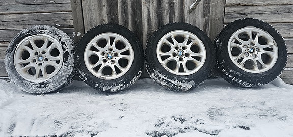 Bmw x3 vanteet talvirenkailla.