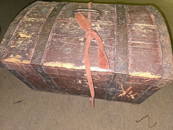 Puinen arkku
