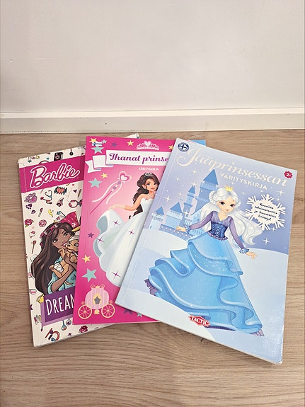 Barbie ja prinsessa värityskirjat