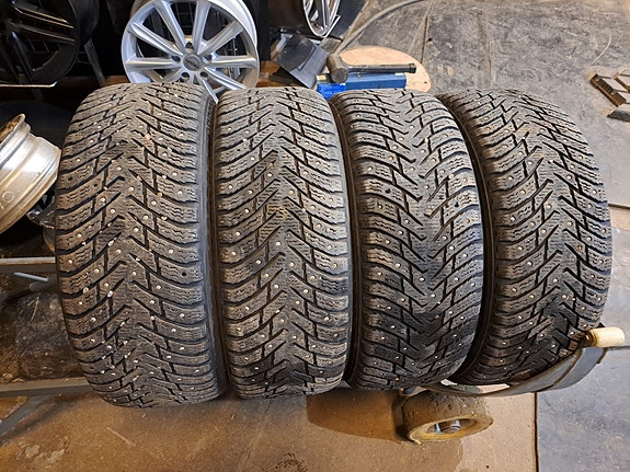 205/55R16 94T XL Nokian Hakkapeliitta 8 nastarengassarja