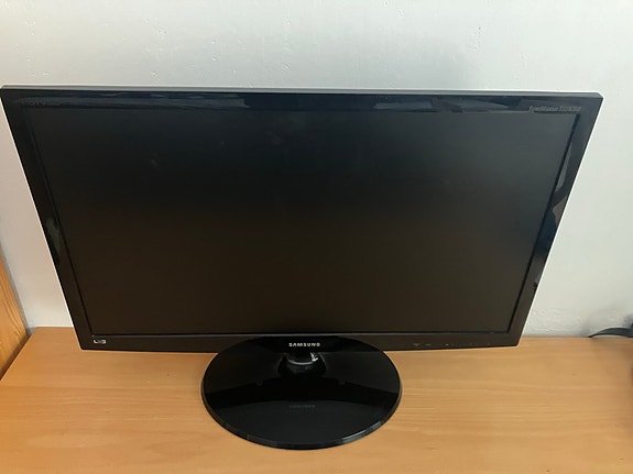 Samsung näyttö 27”