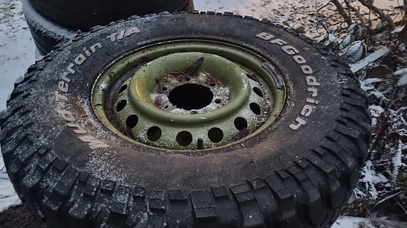 Hilux N50 4WD / 4 Runner BF Goodrich 265/75 R16 renkaat + vanteet 6×139.7