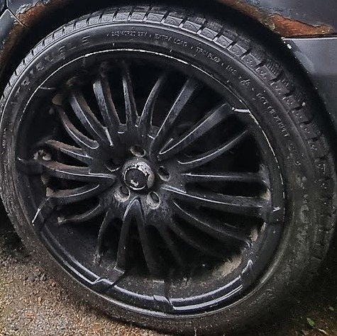 Menzari Z06 9,5"x20" 5x112 vanteet + 245/40 R20 99V kitkarenkaat