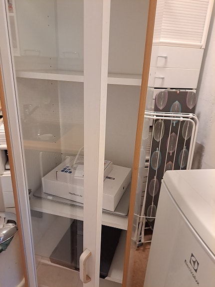 Lasiovellinen Asko  kaappi