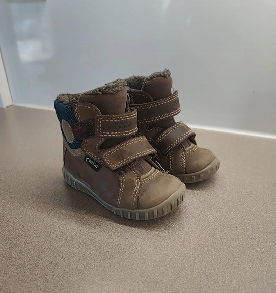 Ecco gore-tex välikausikengät koko 21