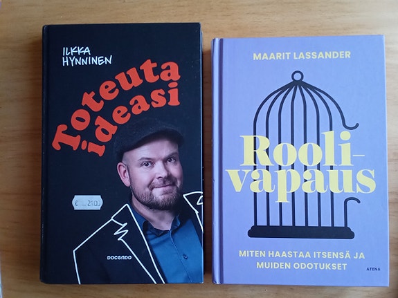 Roolivapaus ja Toteuta ideasi - 2 kirjaa