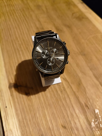 Nixon Sentry rannekello