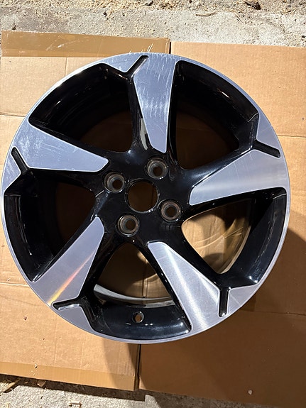 Ford Fiesta 17" alumiinivanne, UUSI