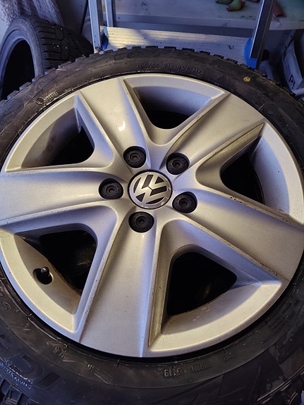 205/55-16 nastarenkaat ja vanteet VW 5x112
