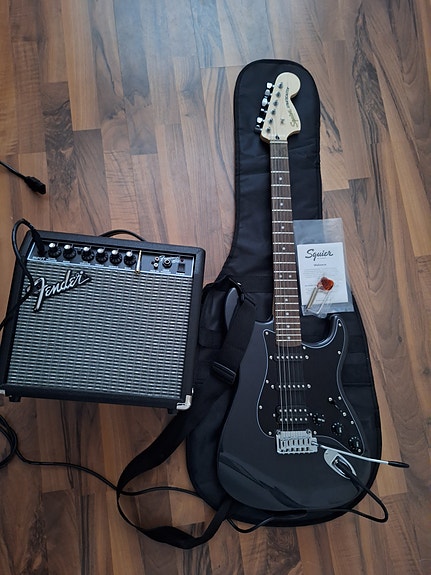Fender squier affinity stratocaster
