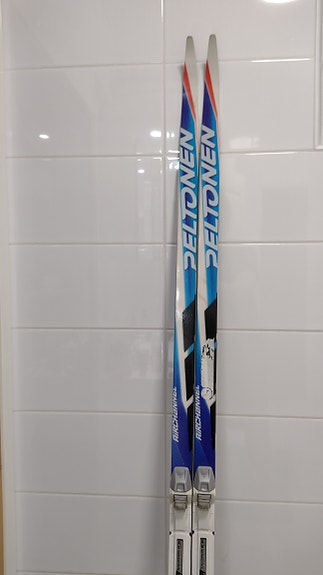 Myydään Peltonen Facile Sport Concept 188 CLASSIC Nanogrip 2012 sukset.