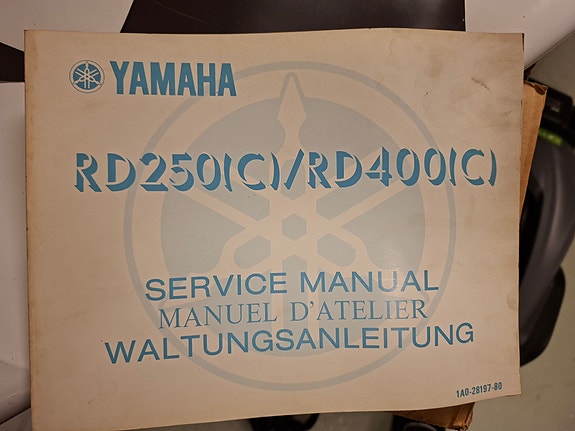 Yamaha RD250/RD400 service manual korjauskäsikirja