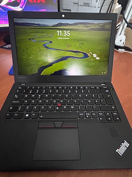 Lenovo X270 + telakka