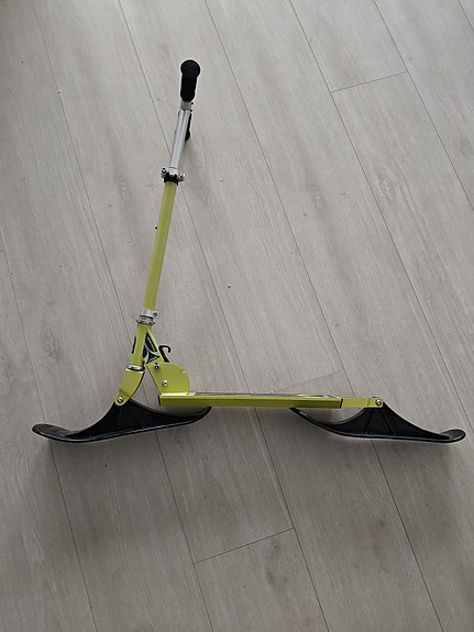 Lumipotkulauta snow kick stiga