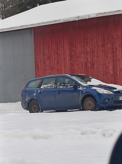 Ford Focus 2009 osina tai kokonaisena
