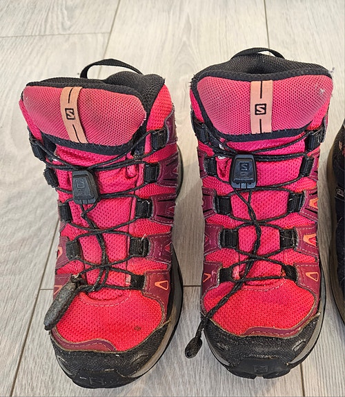 Salomon GoreTex koko 31