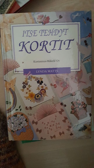Itse tehdyt kortit kirja
