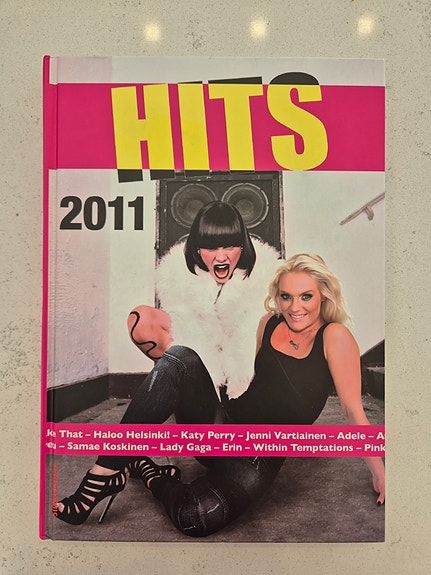 Hits 2011 nuottikirja