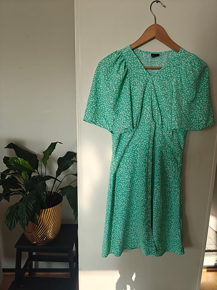 Kukkamekko Gina Tricot