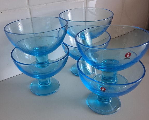 Iittala jälkiruokakulhot VERNA sarjaa sininen lasi