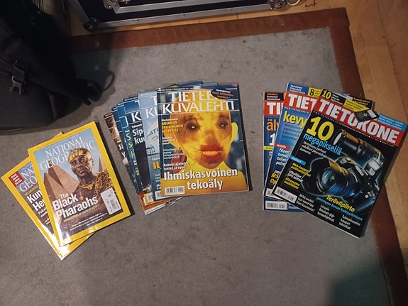 Tietokone, tieteen kuvalehti, national Geographic-lehtiä