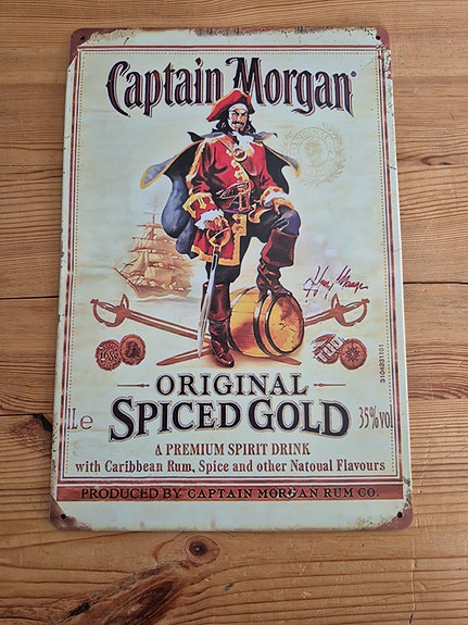 Captain Morgan -peltikyltti