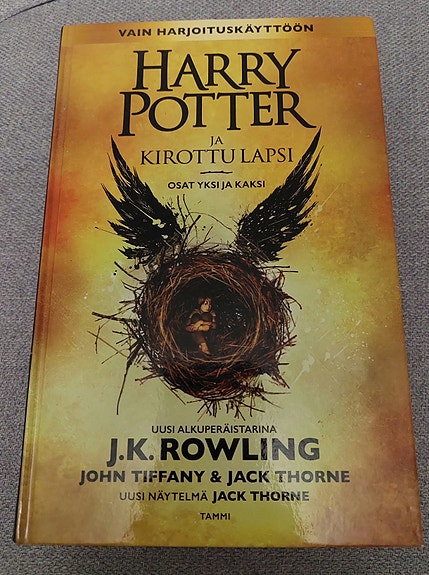 Harry Potter ja kirottu lapsi kirja