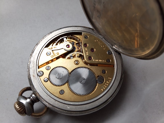 Omega vanha taskukello