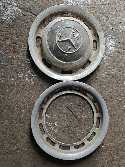 Mercedes-Benz pölykapseli