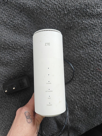 ZTE reititin valkoinen