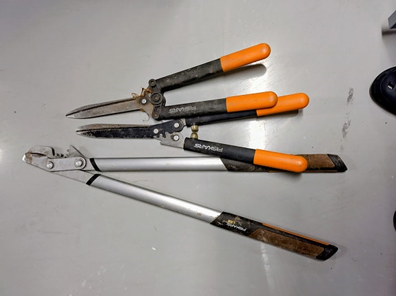 3 KAPPALETTA FISKARSIN SAKSIA