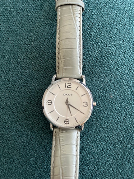 DKNY rannekello