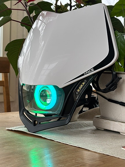 V-face/Polisport Angel Eye Etuvalo