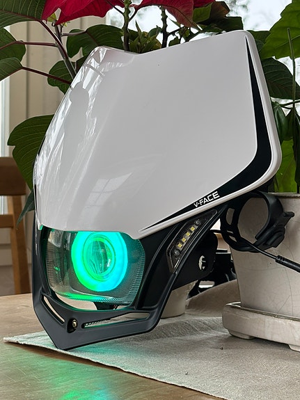 V-face/Polisport Angel Eye Etuvalo
