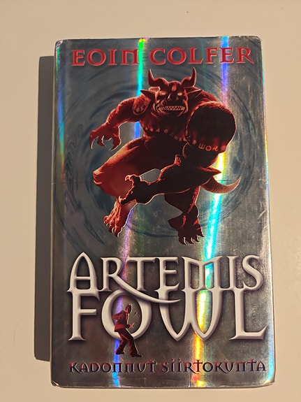Eoin Colfer Artemis Fowl Kadonnut siirtokunta