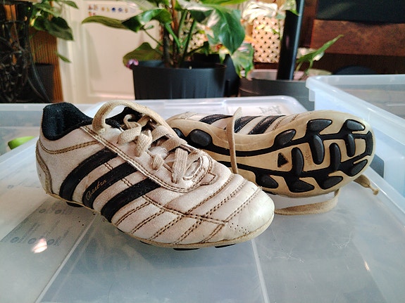 Adidas nappikset koko 30