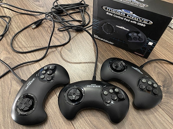 Retro-Bit Sega Mega Drive / Genesis Big-6 USB ohjaimia 3 kpl