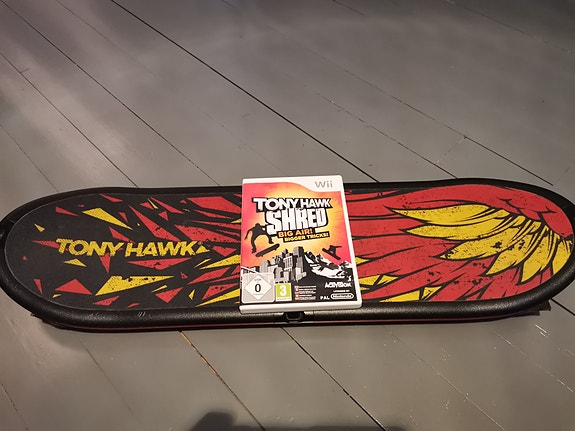 Tony Hawk Shred lauta ja peli wii (vastaanotin puuttuu)