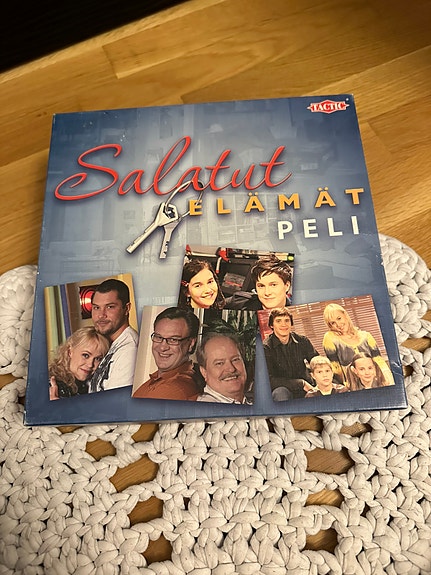Salatut elämät -lautapeli