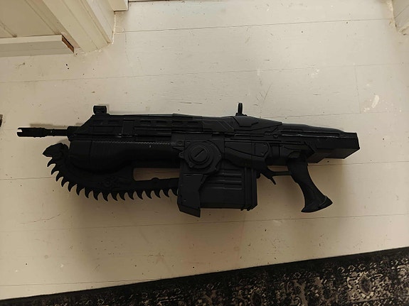 Gears of war lancer