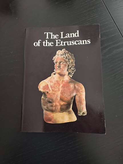 The Land of the Etruscans kirja