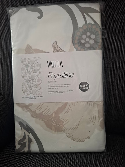 Iso pöytäliina