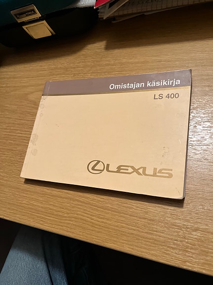 Lexus LS 400 (1986)-omistajan käsikirja suomi