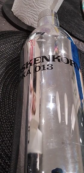Muovinen shaker