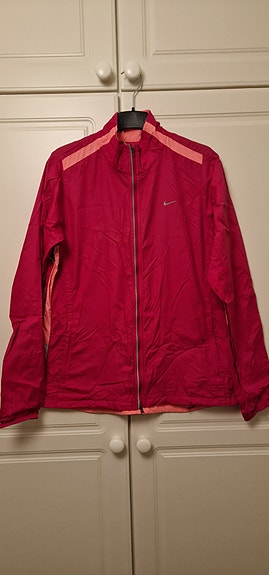 Nike juoksutakki