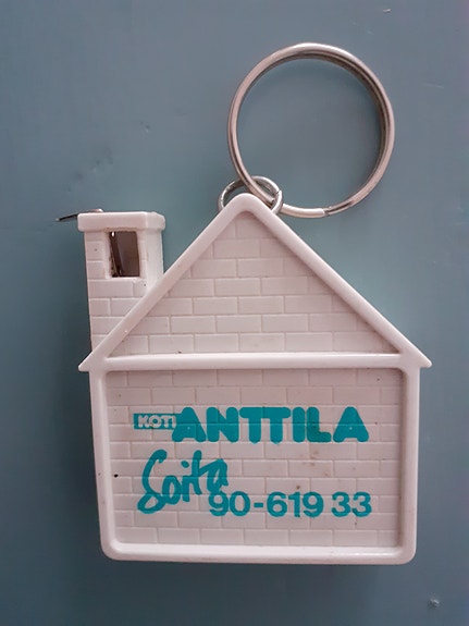Anttilan avaimenperä mittanauhalla