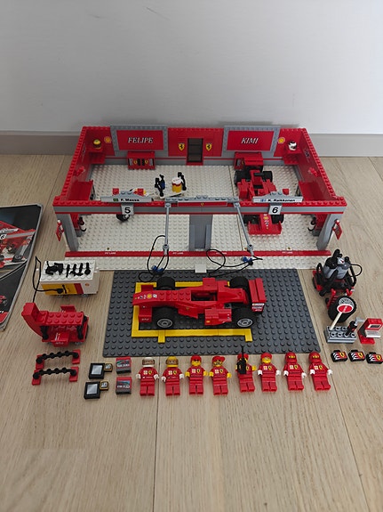 8144 LEGO Ferrari 248 F1 (Team Kimi Räikkönen)